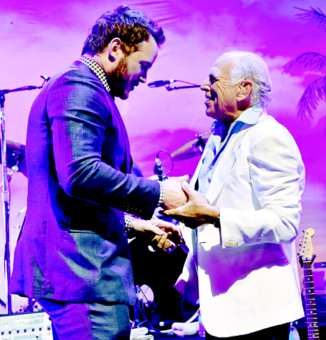 476520288_Chris-Pratt-Jimmy-Buffett-467